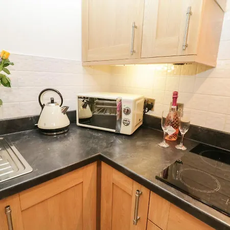 Sail Away, 17 Union Mill * Уитби