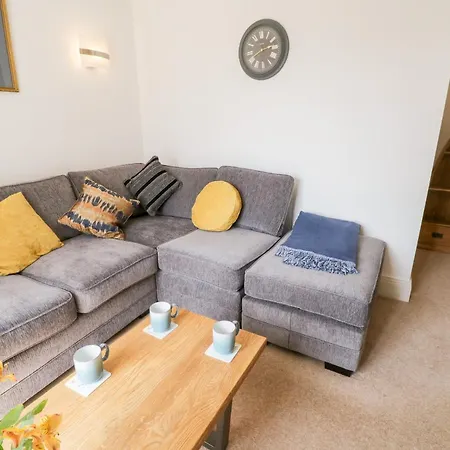 Sail Away, 17 Union Mill