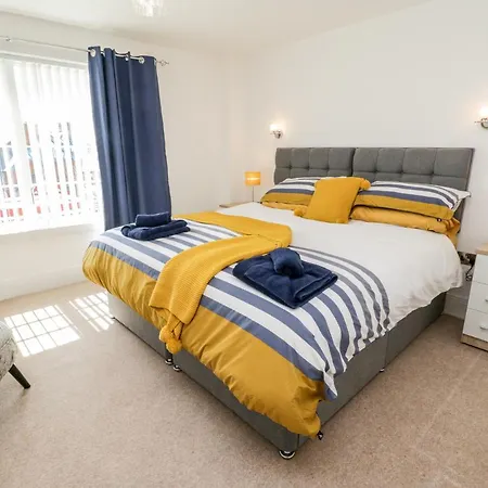 Sail Away, 17 Union Mill * Уитби